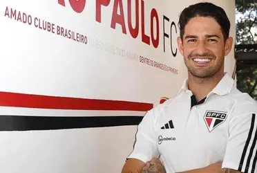 Alexandre Pato está oficialmente de volta ao São Paulo, dessa vez como uma aposta de risco
