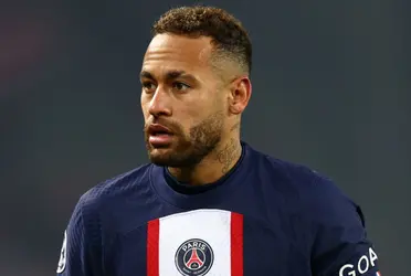 Ele jogou a copa mas segue esquecido, agora vale o mesmo valor de Neymar