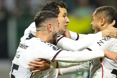 Enquanto uns saem, outros ficam no Athletico