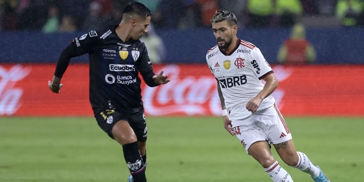 Equipe de Vítor Pereira chegou com uma formação ousada, mas que faltou eficiência para marcar o primeiro gol