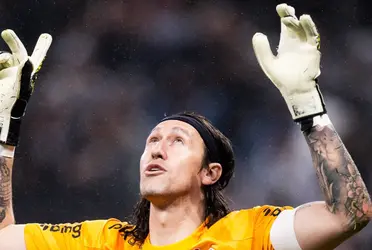 Goleiro ampliou recorde inacreditável e foi decisivo para classificação da equipe