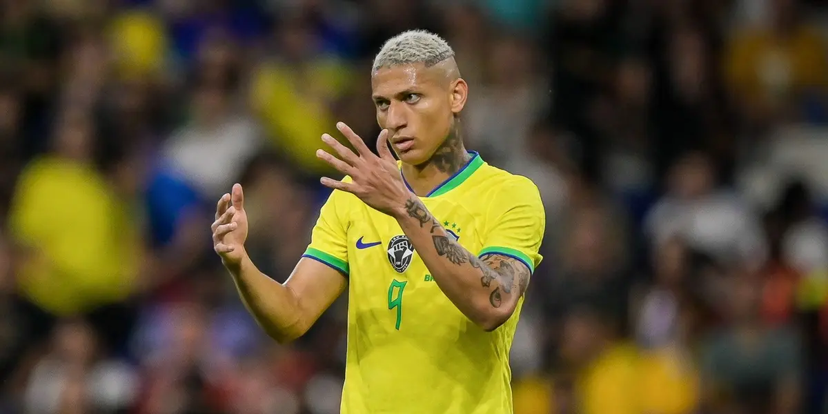 Jogador conseguiu marcar, porém, lance foi invalidado pelo VAR