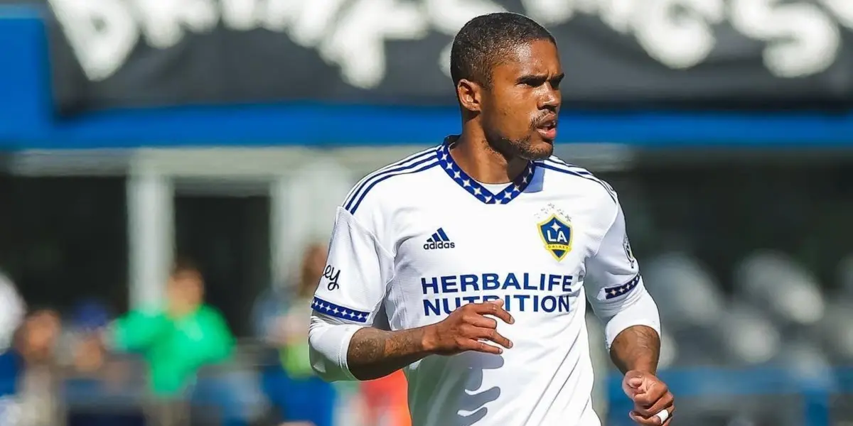 O atacante Douglas Costa planeja seu retorno ao Brasil após passar um período na MLS