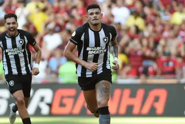 O Botafogo tenta manter o centroavante, mas tudo está nas mãos de Tiquinho Soares