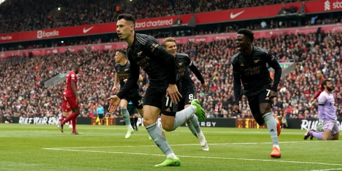 O brasileiro conduziu um primeiro tempo implacável pelos Gunners no empate diante do Liverpool