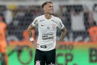 O camisa 10, Róger Guedes supôs uma possível soberba do treinador argentino na decisão
