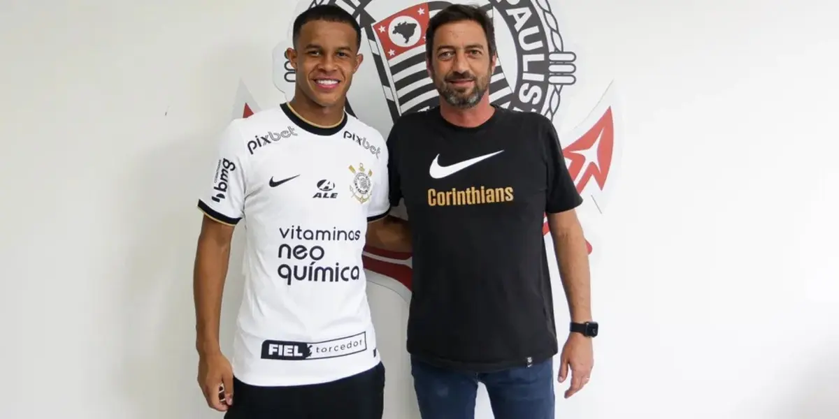 O jogador de 17 anos renova seu vínculo com a equipe e deve ser mais utilizado por Fernando Lázaro na temporada