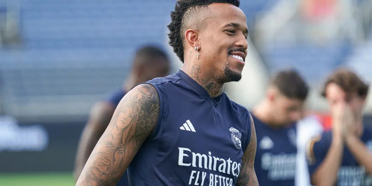 O jogador está de férias em Ibiza com Neymar Jr e Vini Jr