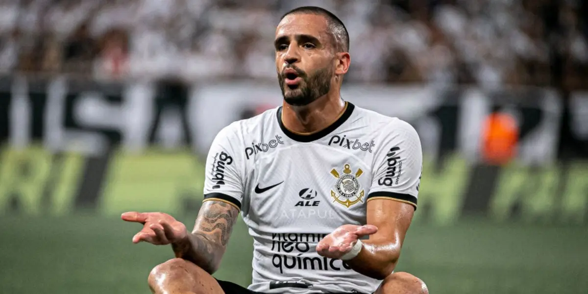 O meia Renato Augusto ficará fora dos gramados até junho