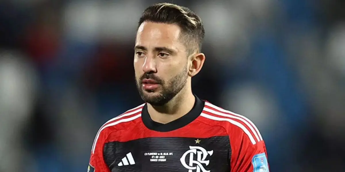 O meia Uruguaio deve ficar um mês de fora e perder o início das principais competições