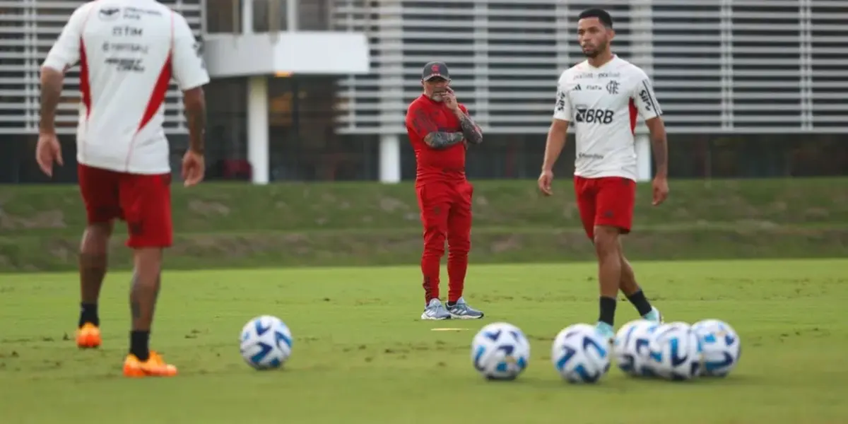 O técnico argentino Jorge Sampaoli já realizou os primeiros treinos no comando do Flamengo e esboça possíveis escalações