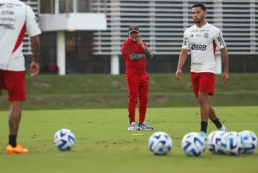 O técnico argentino Jorge Sampaoli já realizou os primeiros treinos no comando do Flamengo e esboça possíveis escalações