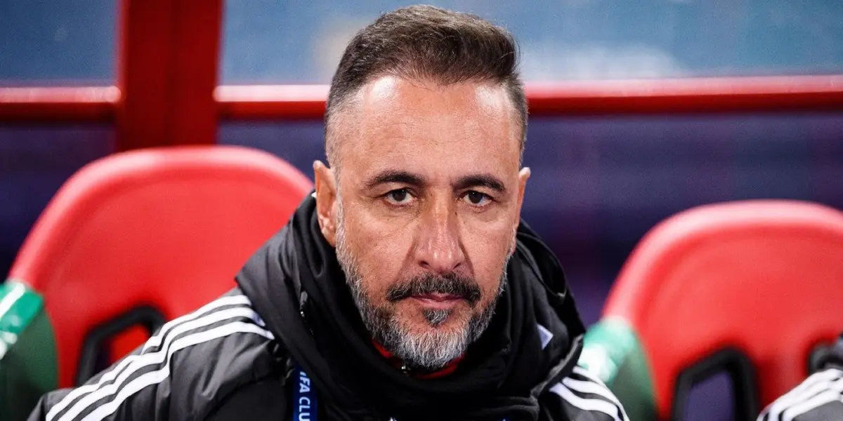 Os jogadores saíram em defesa do treinador que balança no cargo e deve jogar a permanência contra o Vasco da Gama