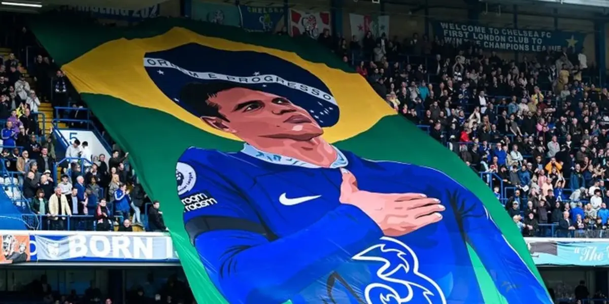 Os torcedores levaram bandeiras em homenagem ao zagueiro de 38 anos, Thiago Silva