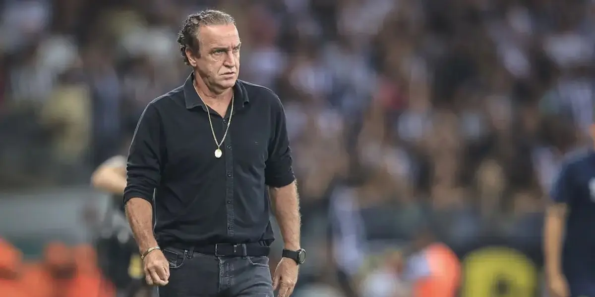 Parte da torcida protestou contra a nova contratação de Cuca para o cargo de treinador