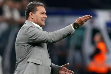 Vanderlei Luxemburgo chegou à sua 6 partida no Corinthians e ainda não emplacou uma vitória